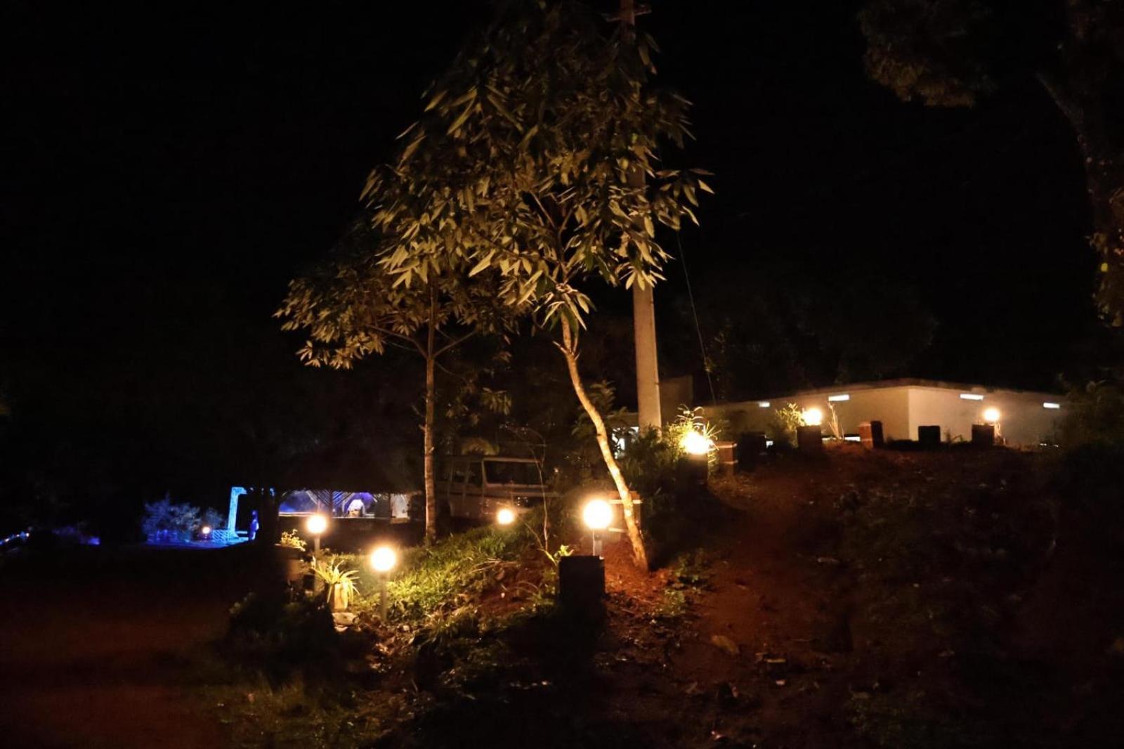 Rock Campers Hotel And Resort Chillithodu Exterior photo